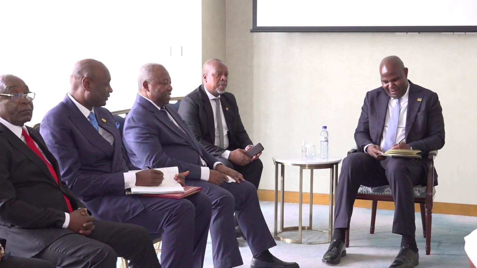 En visite de travail en République du Congo, S.E.M Daniel Francisco CHAPO